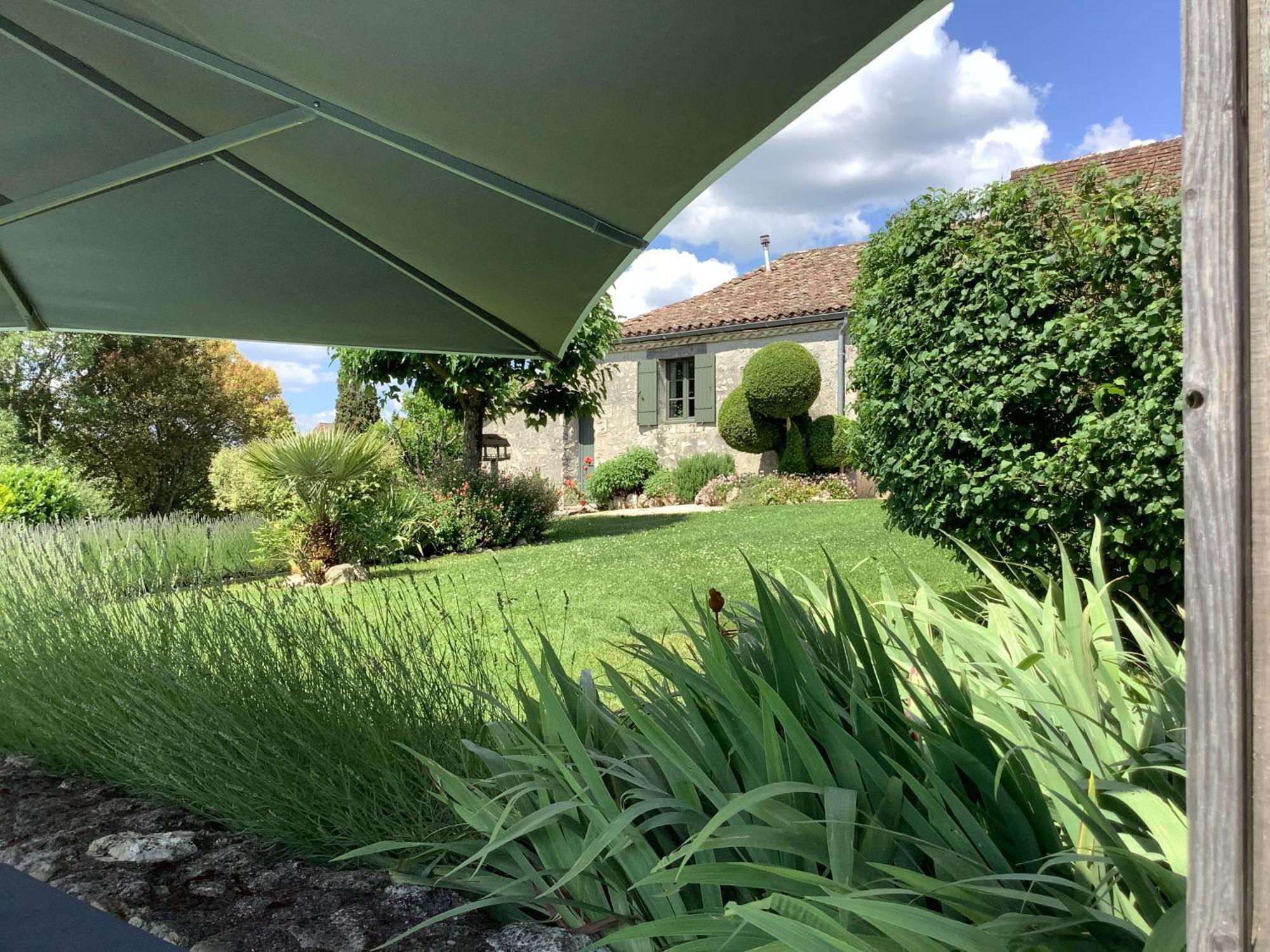 La Ferme Buissonniere Bed and Breakfast Bardou Eksteriør billede